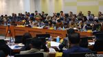 Menkomdigi-Komisi I DPR Bahas Aturan Medsos untuk Anak