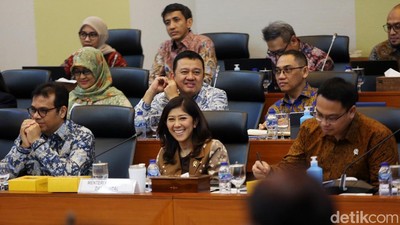 Menkomdigi-Komisi I DPR Bahas Aturan Medsos untuk Anak