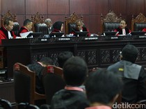 Hari Pertama Putusan Sela, MK Tolak 10 Gugatan Asal Jatim
