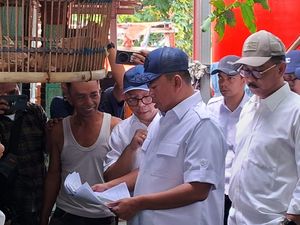 Menteri ATR Tinjau Rumah Warga yang Dipindahkan ke Pagar Laut Bekasi