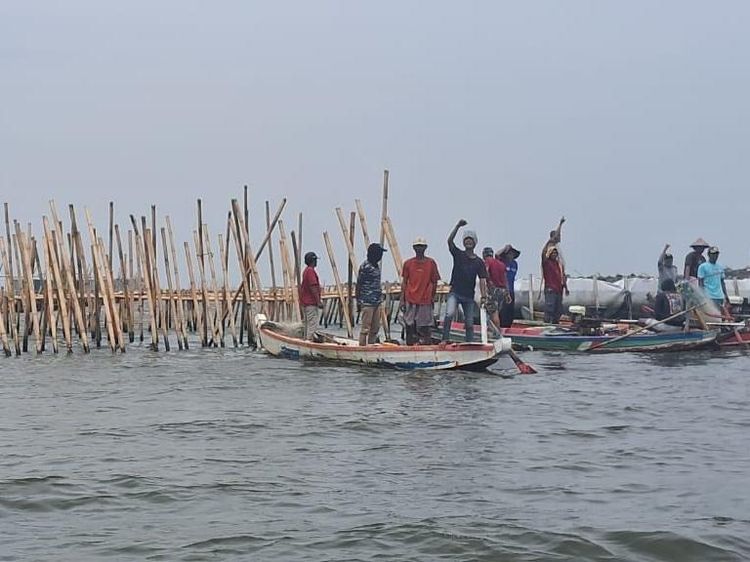 Penampakan Pagar Laut Bekasi 581 Hektare!