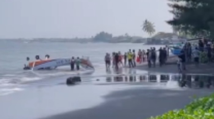 pesawat jatuh banyuwangi