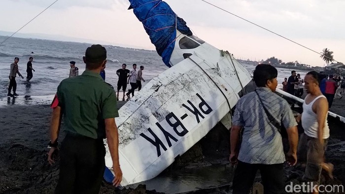 Pesawat jatuh di Banyuwangi