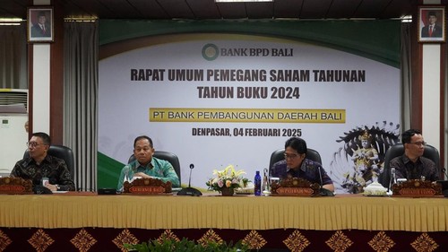 Pj Gubernur Bali, Sang Made Mahendra Jaya, menghadiri RUPS BPD Bali di Denpasar, Selasa (4/22025). (Dok. Pemprov Bali)