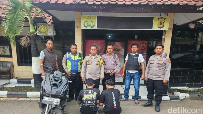 Polisi menangkap dua begal di Subang