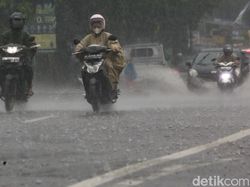 Prediksi Cuaca Ekstrem Menurut BMKG, Cermati Waktu dan Wilayahnya!