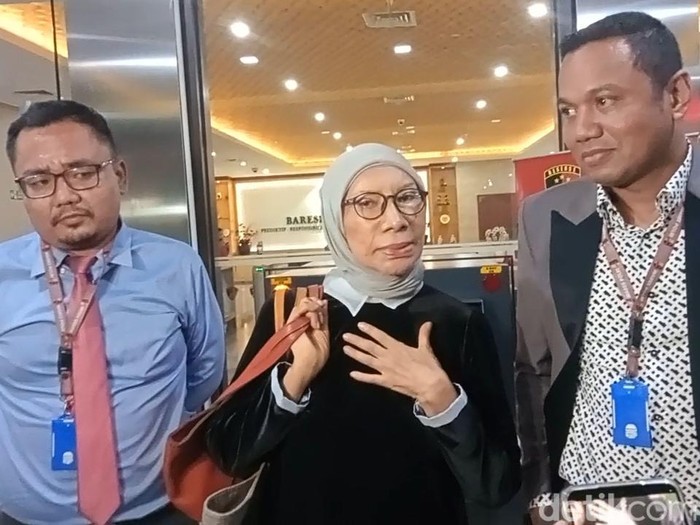 ratna sarumpaet