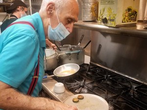 Pemilik Restoran Italia Legendaris Raih Penghargaan Lifetime Achievement
