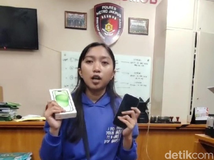 Siti Maysaroh kini mendapatkan kembali ponselnya yang sempat digondol dan dijual jambret Jl Jenderal Sudirman Jakarta. (Dok Istimewa)