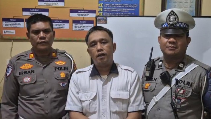 Sopir mobil dinas BM 52 yang melawan arus di Pekanbaru minta maaf. (Istimewa)