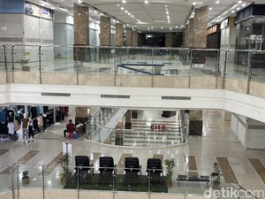 Keluh Kesah Penjaga Stan di Mal Cito Surabaya: Sampai Ngantuk kalau Jaga