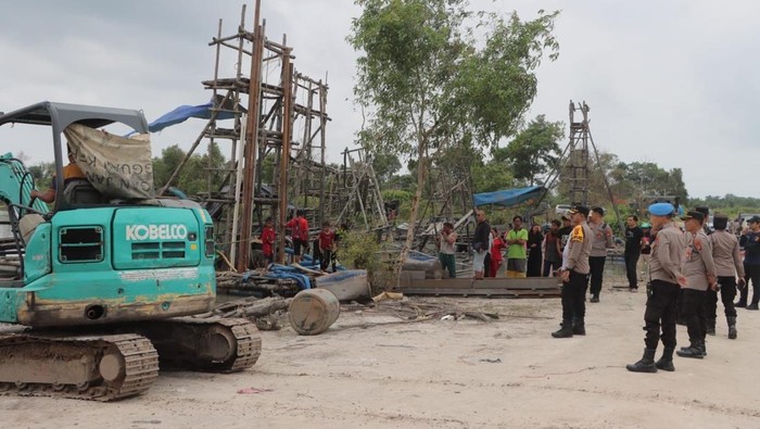 Tim gabungan menerbitkan tambang timah ilegal di Blok Merbuk dan Kenari Bangka Tengah.
