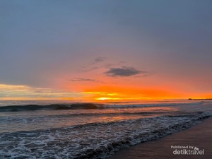 Sunset Cantik Ini Milik Pantai Indah Sibintang di Tapanuli Tengah