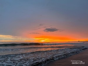Sunset Cantik Ini Milik Pantai Indah Sibintang di Tapanuli Tengah