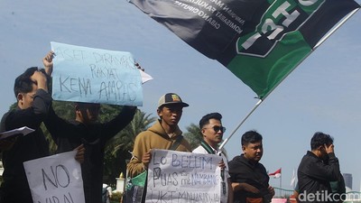 Aksi 78 Tahun HMI di Patung Kuda Jakarta