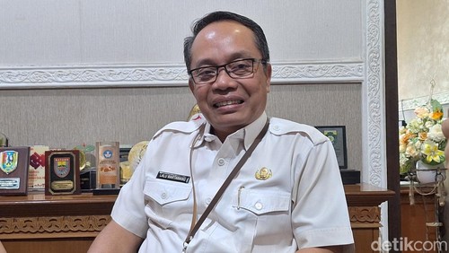 Asisten I Setda Kota Mataram Lalu Martawang. (Foto: Nathea Citra/detikBali)