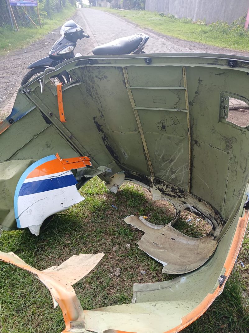 Bagian kepala pesawat Cessna yang jatuh di perairan Banyuwangi