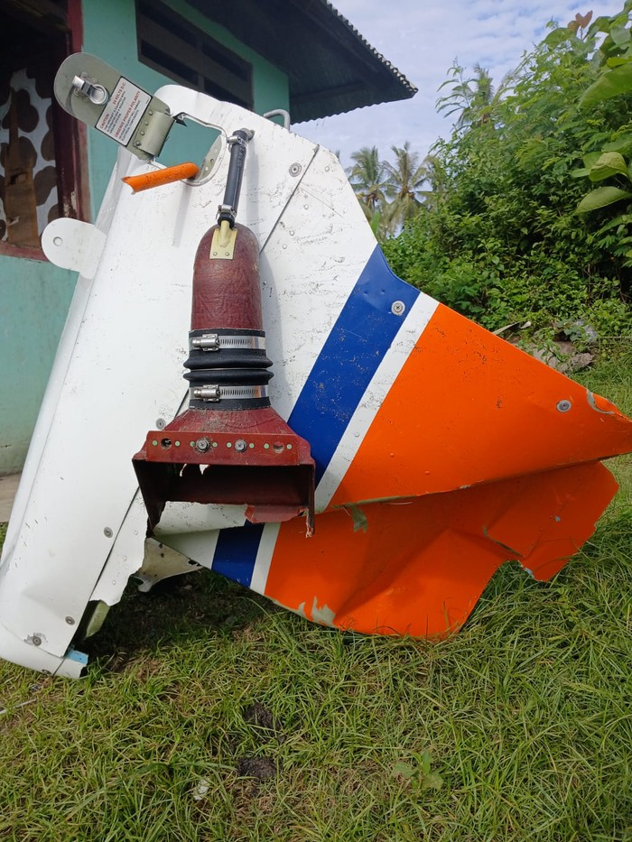 Bagian kepala pesawat Cessna yang jatuh di perairan Banyuwangi