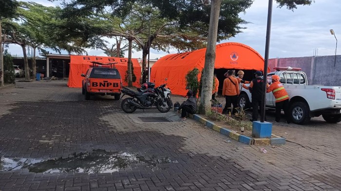 BPBD dirikan tenda darurat di RS Mitra Delima Malang
