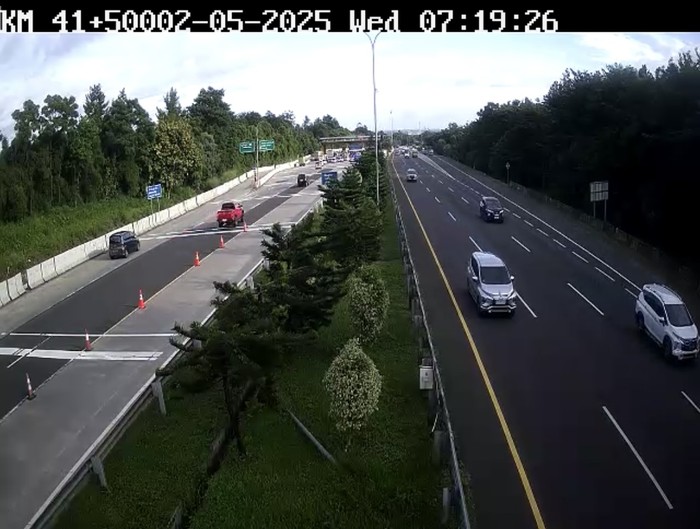 CCTV yang menyorot KM 41+5000 dekat GT Ciawi 2 Tol Jagorawi, Bogor, lokasi kecelakaan maut. (Tangkapan layar CCTV aplikasi Travoy Jasa Marga)
