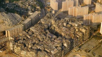 Perbedaan dulu dan sekarang Kota Tembok Kowloon, China. Foto: Boredpanda