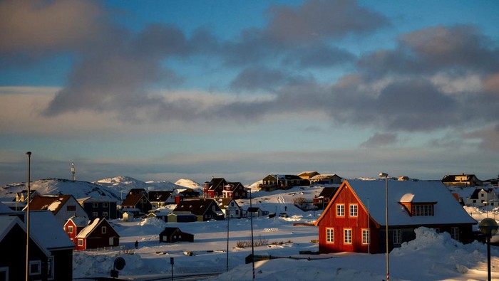 Greenland Hamparan Salju yang Disebut Daratan Hijau A general view shows Nuuk in Greenland, February 4, 2025. REUTERS/Sarah Meyssonnier TPX IMAGES OF THE DAY
