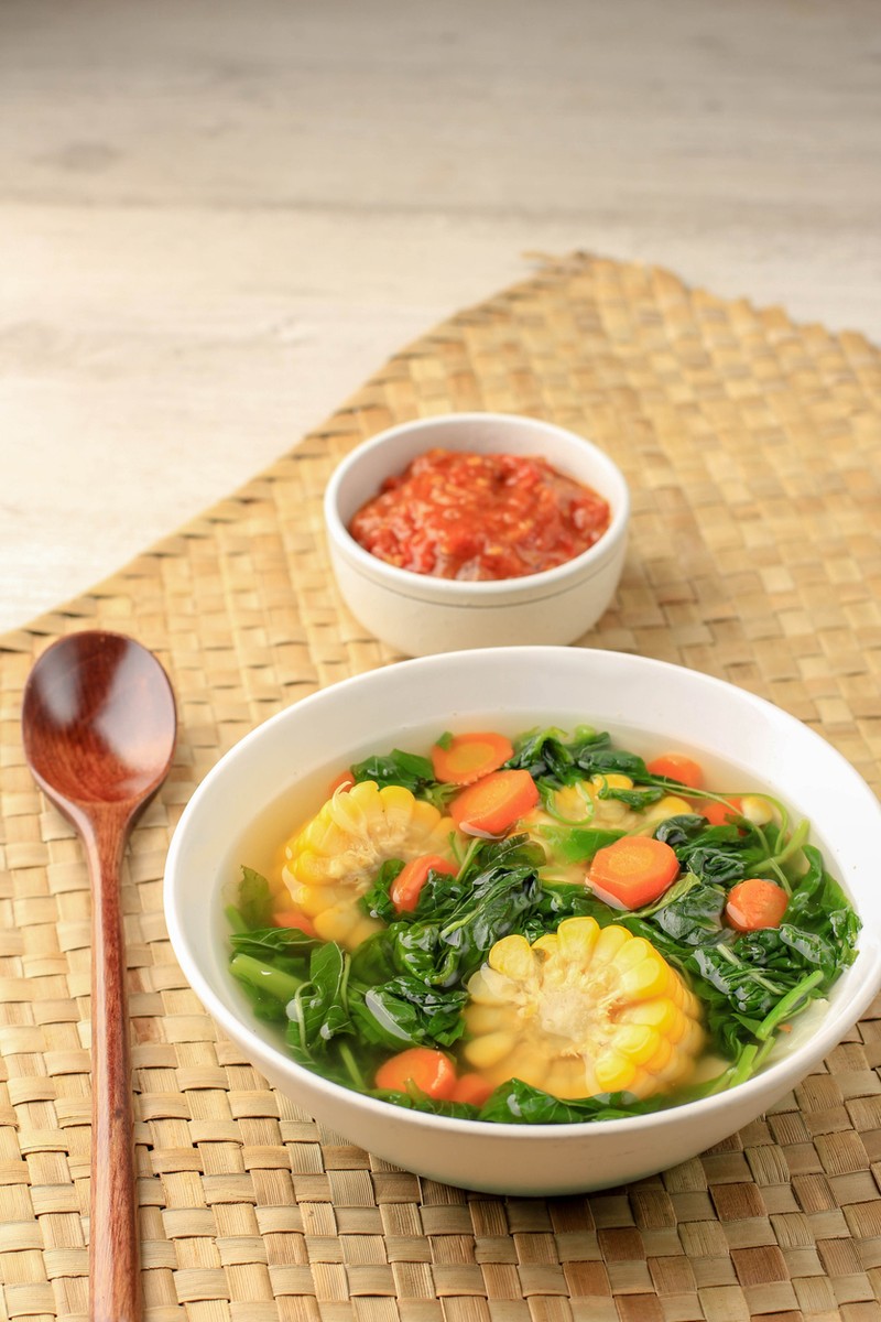 Ilustrasi sayur bening bayam