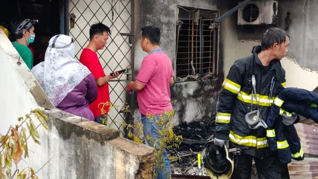 Kebakaran toko perabotan di kawasan Bengkong Indah Rabu (5/2). (dok. Istimewa)
