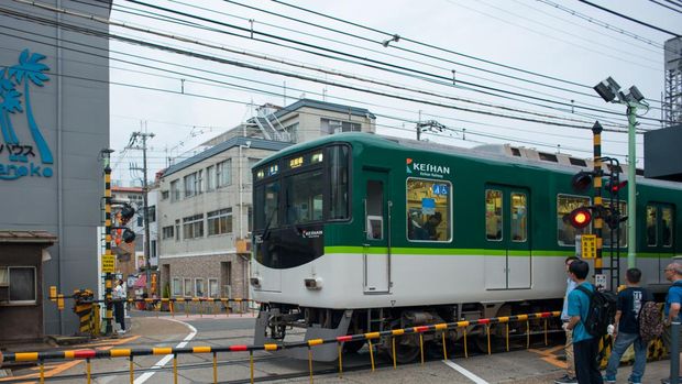 Kereta api di Kyoto