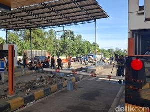 Kecelakaan Maut di Gerbang Tol Ciawi Libatkan 7 Kendaraan