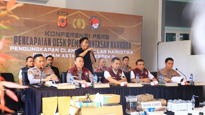 Momen Pengungkapan Pabrik Narkotika Terbesar di Jabar