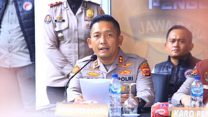 Konpers pengungkapan pabrik narkotika terbesar di Jabar Konpers pengungkapan pabrik narkotika terbesar di Jabar