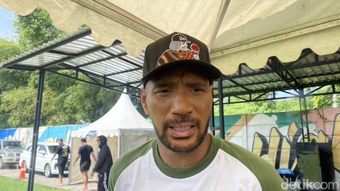 Manajer PSS Sleman, Leonard Tupamahu di Lapangan Pakembinangun, Sleman, Rabu (5/2/2025).