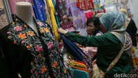 Menteri Maman mencatat, sekitar 1.100 pelaku UMKM terlibat dalam UMKM yang terlibat di acara Inacraft tahun ini.   