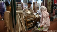 Dia ingin agar lebih banyak pelaku UMKM yang terlibat dalam pameran kerajinan tangan terbesar se-Asia Tenggara ini.  