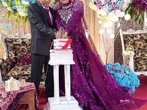 Pernikahan Viral, Momen Potong Kue Pengantin Bikin Mempelai Kabur