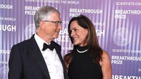 Sang Pacar Ada di Baris Depan Saat Bill Gates Akui Selingkuh