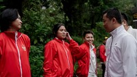 Sejumlah pengurus PBSI juga mendampingi diantaranya Wakil Ketua Umum I, Taufik Hidayat; Wakil Ketua Umum II, KPH Yudanagera; Wakil Ketua Umum III, Armand Darmadji; dan sekretaris Jendral Ricky A Soebdgja. 