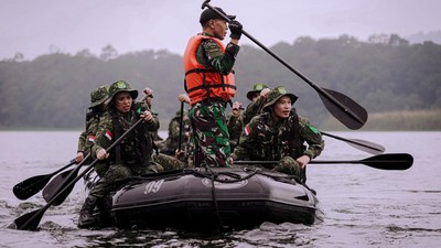 Pelatih dan Atlet Pelatnas PBSI Kuatkan Ikatan Kebersamaan di Situ Lembang