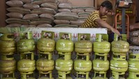 Presiden Prabowo Subianto telah memerintahkan Menteri ESDM Bahlil Lahadalia untuk mengaktifkan kembali pengecer gas 3 kg. Reaktivasi ini berjalan seraya menertibkan pengecer menjadi agen sub pangkalan secara parsial.