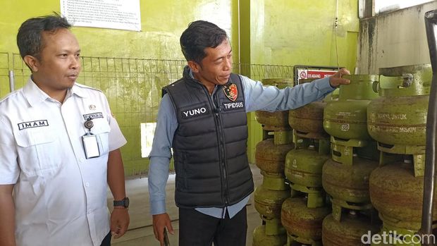 Petugas sidak pengecer elpiji 3 kg