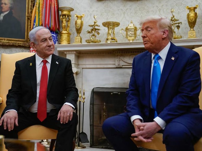 Trump dan Netanyahu saat bertemu di Gedung Putih pada Februari 2025 (dok. REUTERS/Elizabeth Frantz)