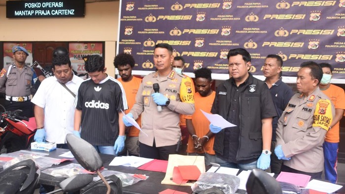Polresta Jayapura saat merilis kasus perusakan di Expo Waena.