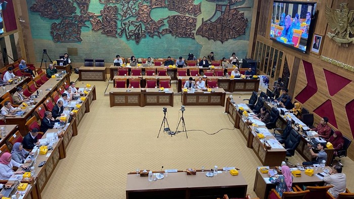 Rapat Kerja BRIN dan Komisi V DPR