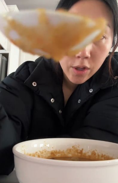 Sedih! Wanita Ini Makan Kari Buatan Suaminya yang Meninggal Dua Tahun Lalu