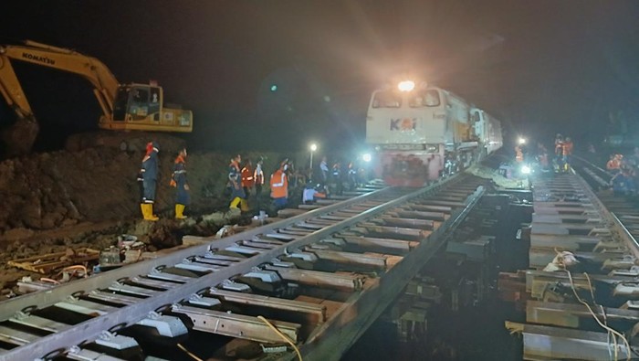 Sempat Putus Karena Banjir, Jalur Kereta Api di Grobogan Sudah Pulih 100%