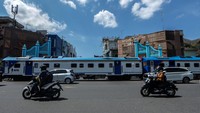 Rangkaian kereta Batara Kresna dengan jenis kereta diesel kelas 1 atau kelas eksekutif tersebut menggantikan rangkaian sebelumnya dengan jenis rail bus. Kecepatan kereta pun meningkat hingga 70 km/jam, sehingga waktu tempuh perjalanan hanya berkisar satu jam.