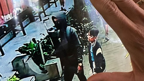 Tangkap layar rekaman CCTV saat IMRAK diculik eks karyawan bapaknya, Rabu (5/2/2025). (Dok. Polsek Denpasar Selatan)