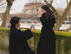 Agensi Bantah Ok TaecYeon 2PM Lamar Kekasih di Paris, Disebut Rayakan Ultah