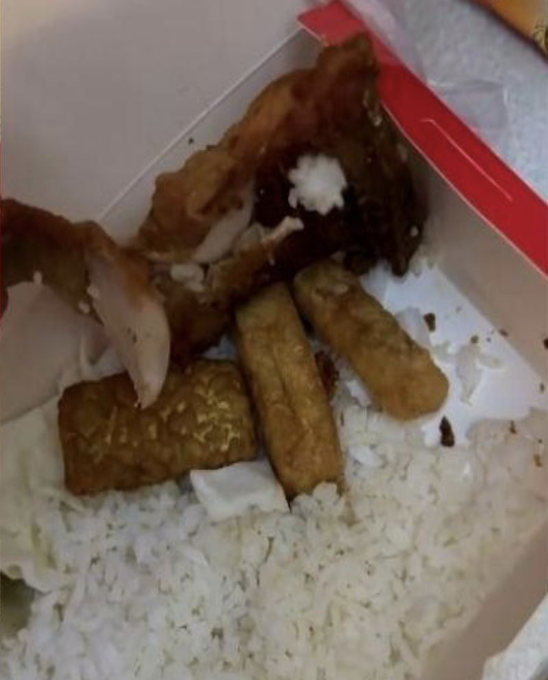 Zonk! Pesan Ayam Penyet Online, Kulitnya Seperti Sudah Dimakan